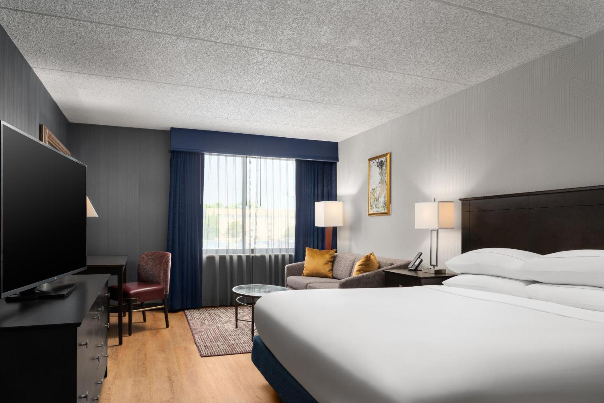 Doubletree By Hilton Bradley International Airport Hotel Windsor Locks Exterior photo