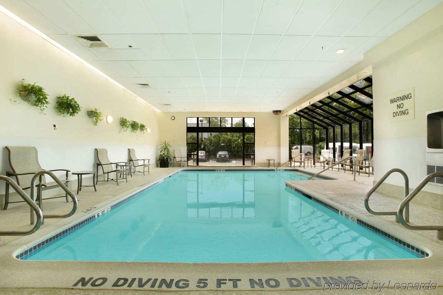 Doubletree By Hilton Bradley International Airport Hotel Windsor Locks Facilities photo