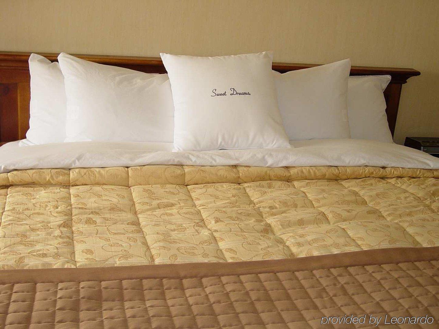 Doubletree By Hilton Bradley International Airport Hotel Windsor Locks Room photo