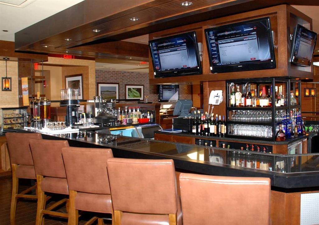 Doubletree By Hilton Bradley International Airport Hotel Windsor Locks Restaurant photo