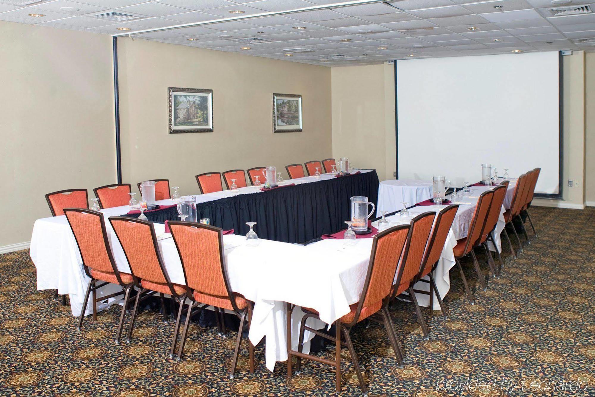 Doubletree By Hilton Bradley International Airport Hotel Windsor Locks Exterior photo