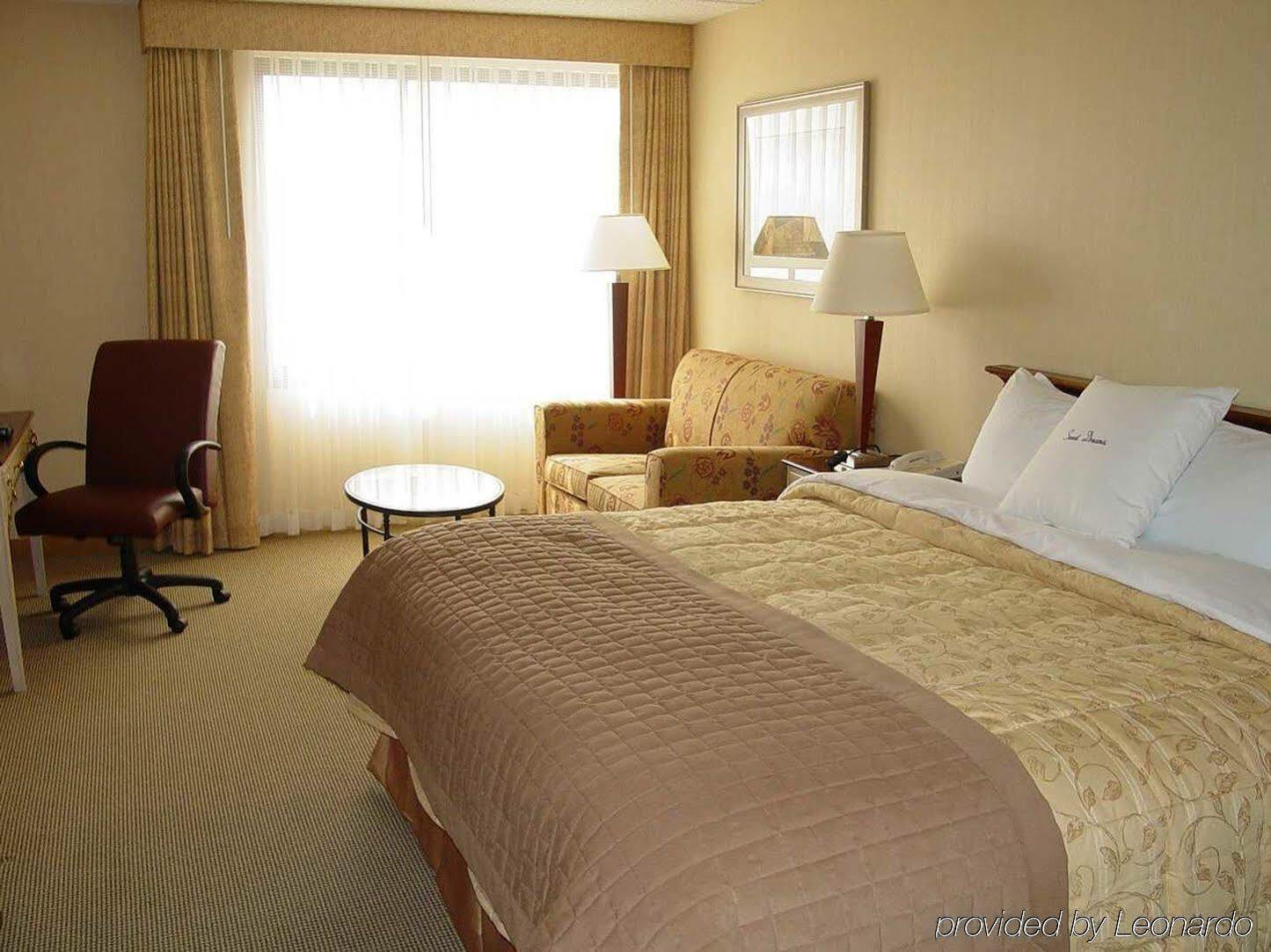 Doubletree By Hilton Bradley International Airport Hotel Windsor Locks Exterior photo